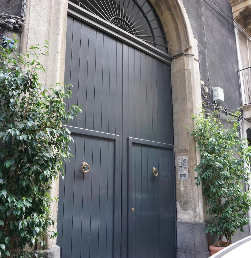 Elegante Appartamento Centro Storico Catânia Exterior foto